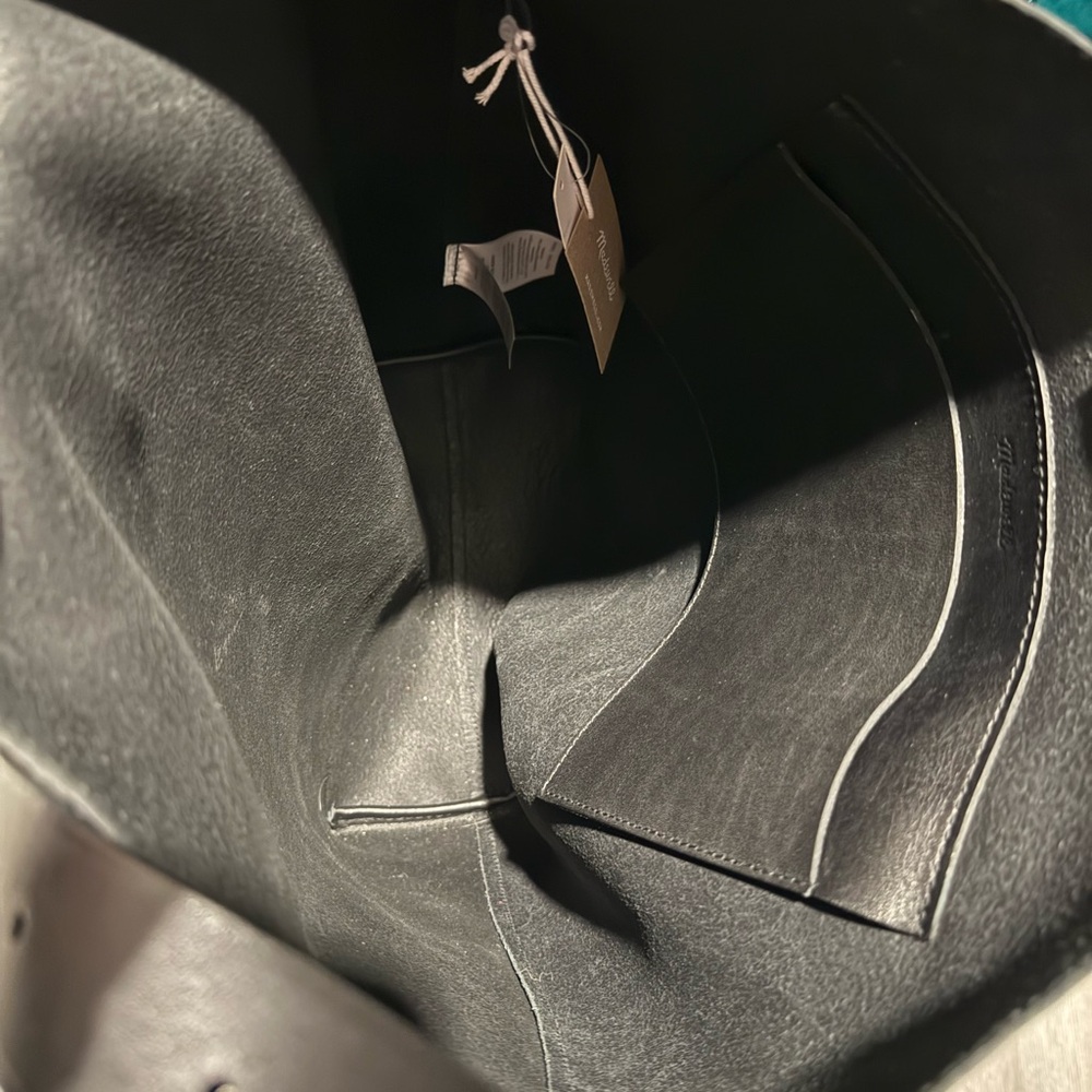 Madewell Black Essential Bucket Tote - Picture 6 of 11